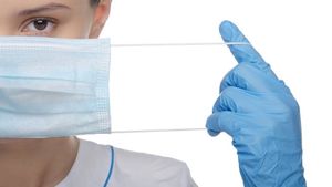 Cum se dezinfectează masca de protecție! Un medic imunolog a divulgat secretul