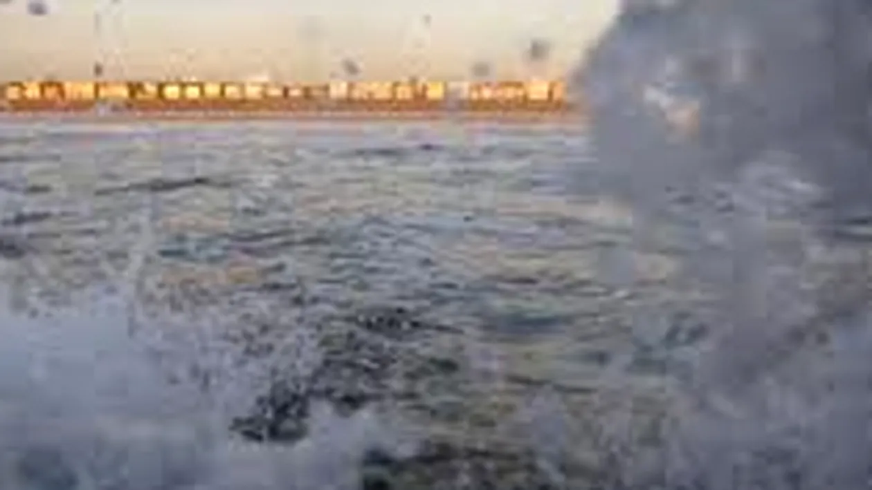 California sub ape! 2.000 de persoane, evacuate din calea viiturii