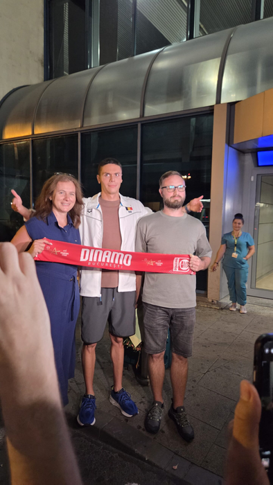 David Popovici s-a întors în România! Primele declarații după ce a câștigat două medalii de aur: ”Simți tensiunea din aer”