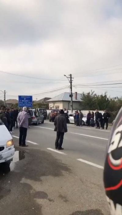 Adolescentul mort în cursa cu motocicletele a fost condus pe ultimul drum de zeci de motocicliști. Imagini cu un puternic impact emoțional | VIDEO