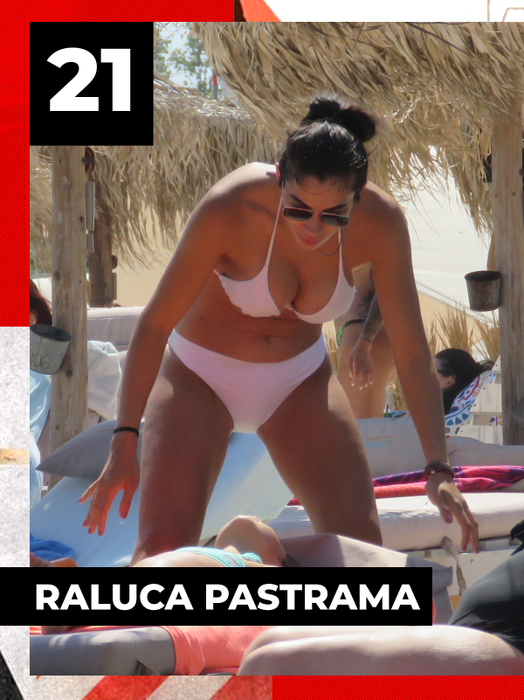Top sexy-vedete de la noi, care au greșit mărimea slipului. Fanii de pe plajă au crezut că nu văd bine