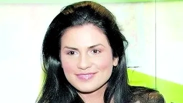 Ellie White si-a anulat toate concertele si s-a retras la Brasov sa se intremeze. Diagnosticata cu epuizare fizica