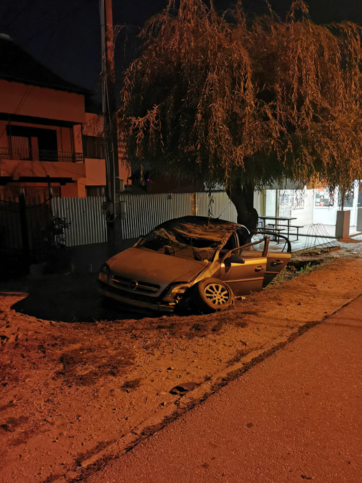 Un tânăr a murit într-un accident violent produs în Argeș. Ce au descoperit polițiștii când au ajuns la fața locului