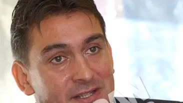 Ilie Dumitrescu s-a amuzat cand a auzit ca un tanar sustine ca este fiul lui: Pana acum spunea ca este fanul meu, acum vad ca a avansat