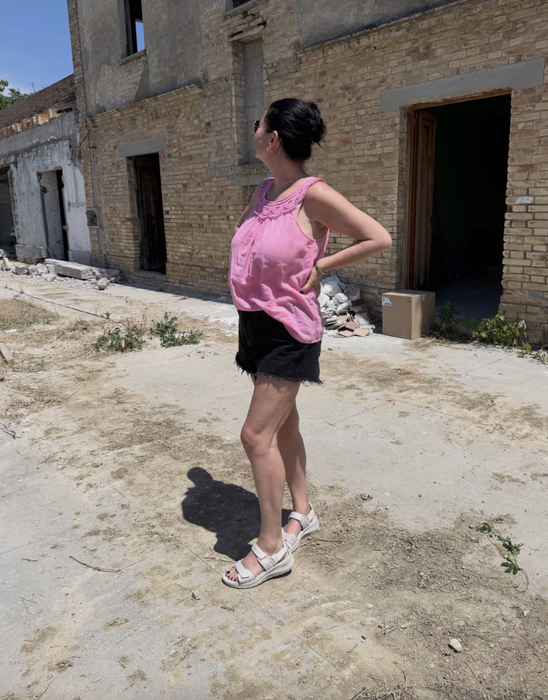 Gabriela Cristea și-a demolat casa din Italia. Cum arăta conacul părăsit de 50 de ani, înainte de renovare