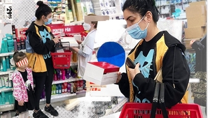 Ce lecție i-a „predat” Andreea Tonciu fetiței sale la farmacie