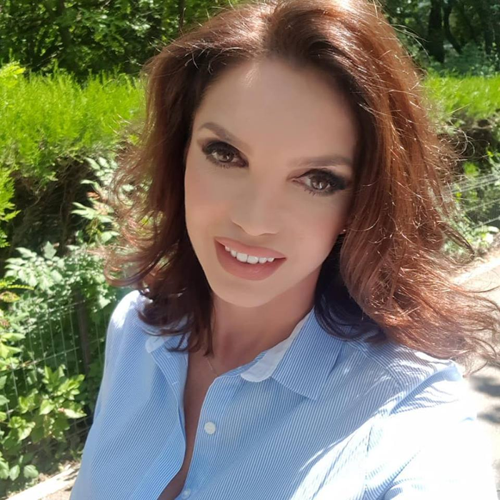Cristina Spătar se mărită? Artista a primit inelul chiar de ziua ei de naștere