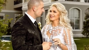 ?Se împacă Hannelore și Bogdan de la "Insula Iubirii"?! Blonda a recunoscut tot: "Bogdan mi-a dat mesaj și.."