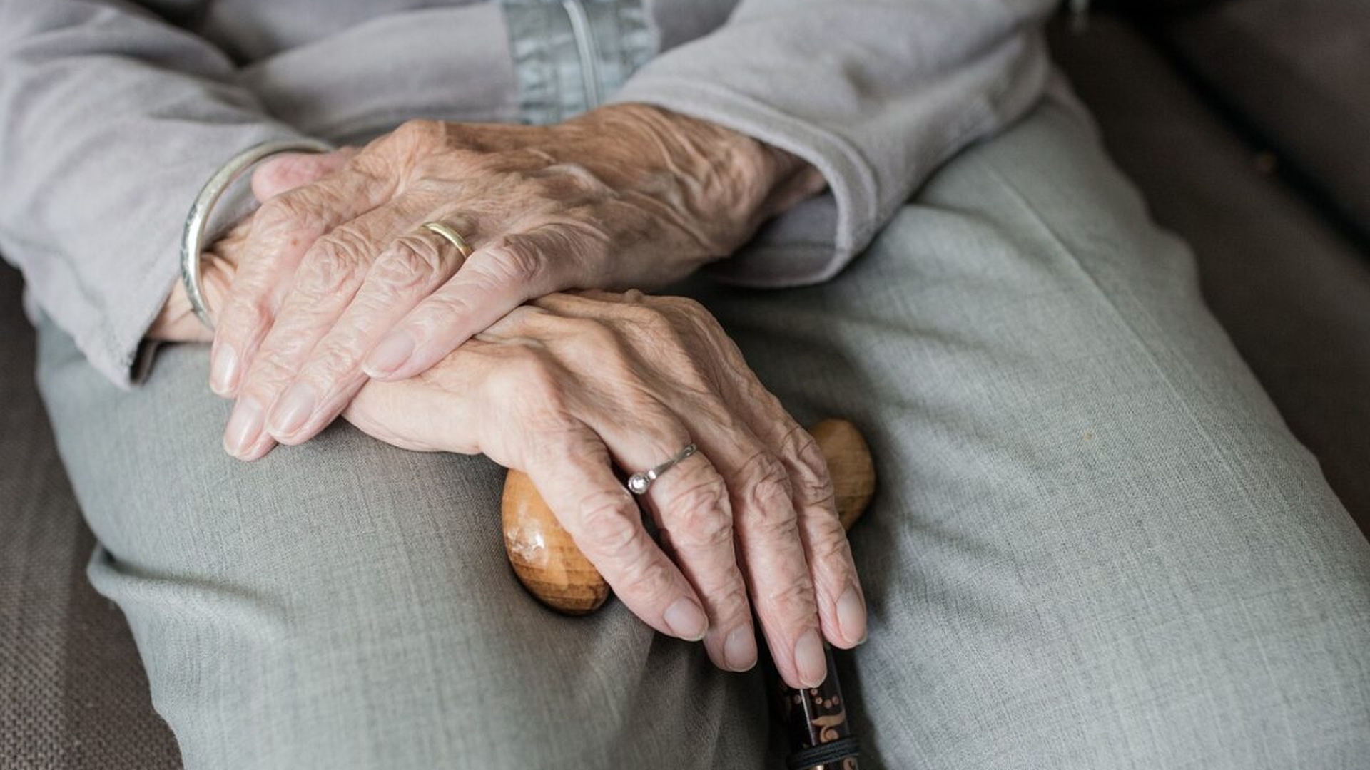 O nouă lege în defavoarea românilor! Crește vârsta de pensionare. Ce le așteaptă pe femei