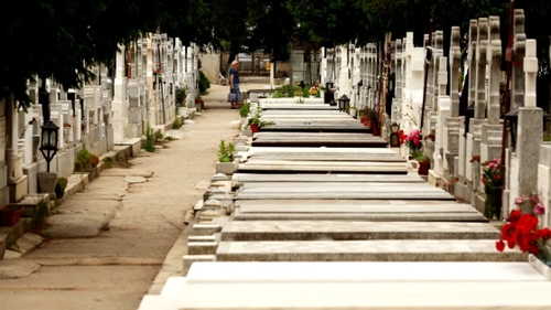 Județul care a rămas fără locuri în cimitire. Au ajuns la capacitate maximă