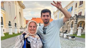 Cine e, de fapt, tanti Lenuța din Chinteni. Nu e bunica lui Mircea Bravo