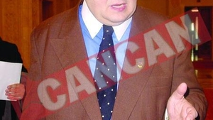 "Sa spuna cate vile si masini au copiii lui!"