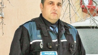 Politistul din Lehliu care a salvat sute de vieti anul trecut a intrat in greva foamei!