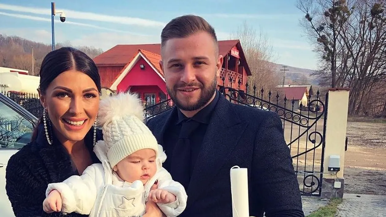 Ilinca Vandici și Andrei Neacșu au ajuns azi în fața altarului! Ce ținută a purtat prezentatoarea Kanal D