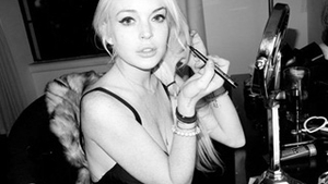 Fotografii incendiare cu Lindsay Lohan, direct dintr-o camera de hotel! Afla ce facea acolo!