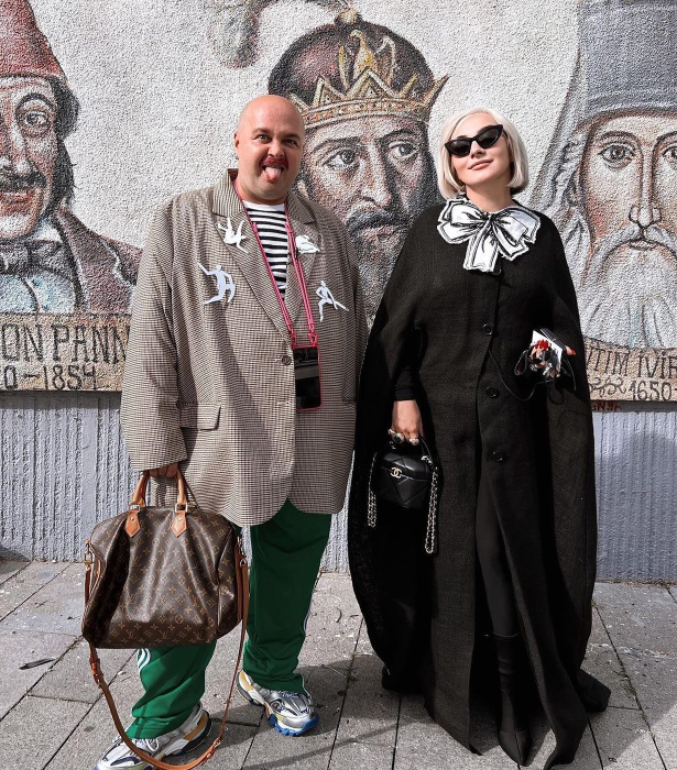 Zarug: "Pentru mine februarie nu e deloc o lună dificilă, e chiar o lună aniversară. Pentru voi, ceilalți, e, pentru că e una dintre cele trei ocazii pe an în care s-o păcălești pe proastă că o iubești!" (Foto: Instagram)
