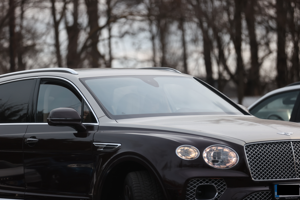 Malvina conduce un Bentley Bentayga de aproape 200.000 de euro (Foto: CANCAN.RO)