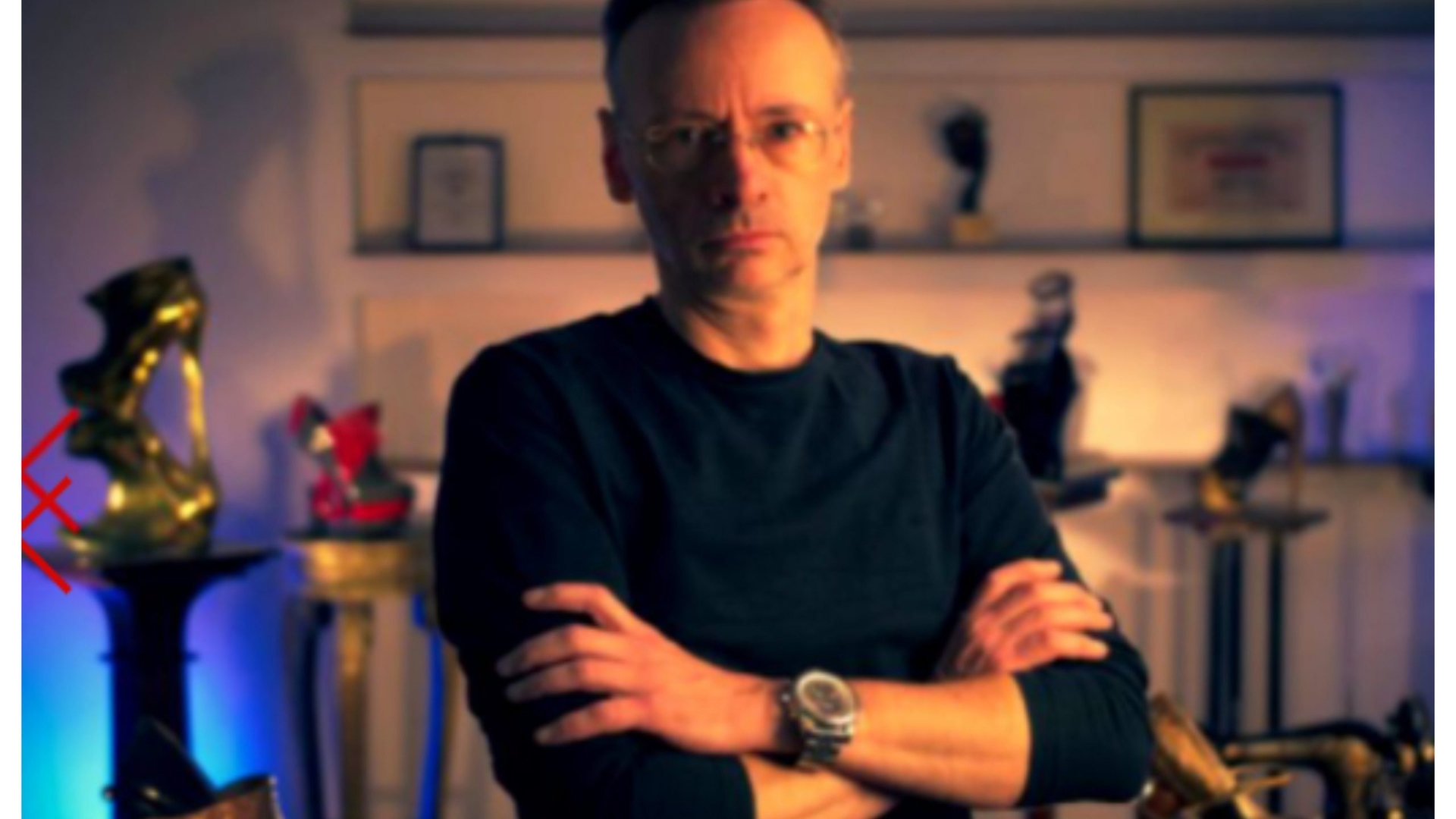 Mihai Albu, umilit încă o dată de fosta soție. Mama designer-ului este și ea implicată