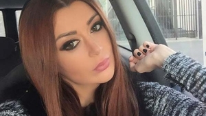 Denisa de la Bambi, terapie facială cu melci, aur și caviar