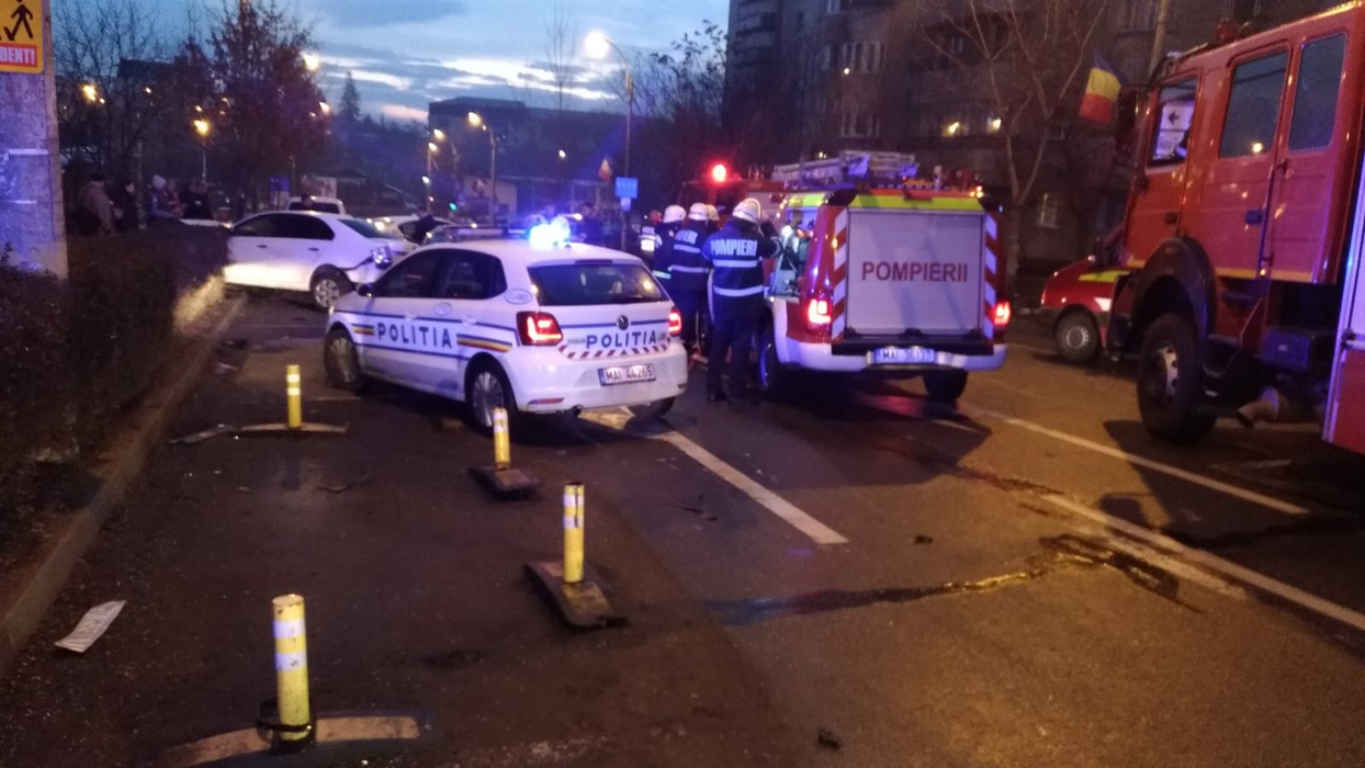 Accident spectaculos în Cluj-Napoca! Cinci mașini distruse din cauza neatenției la volan