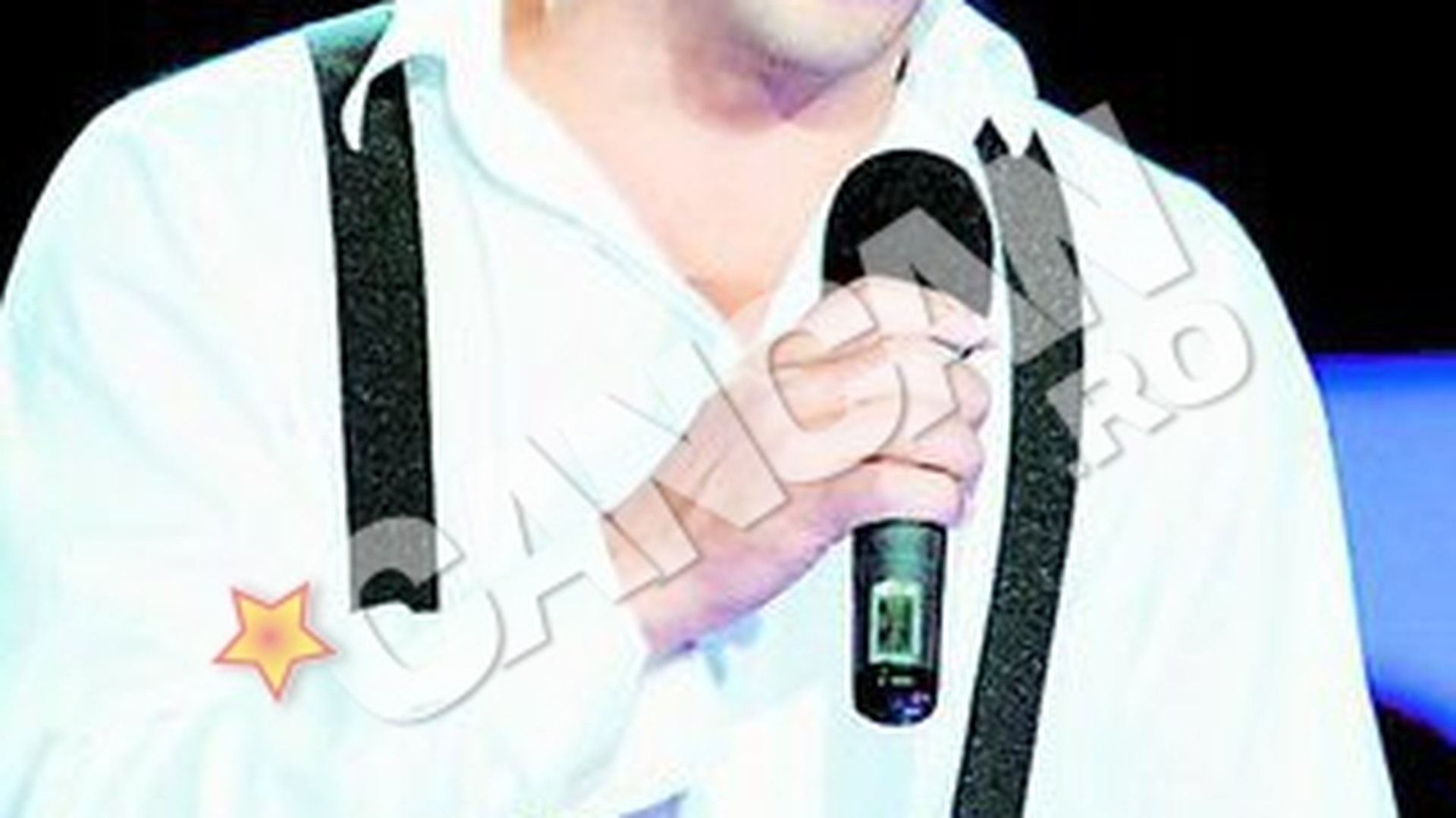 Stefan Stan si-a cumparat microfon de 4.000 de euro