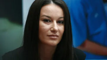 S-a dus cu… duba la cumparaturi! Nu e “nevasta” lui Mos Craciun, ci o cunoscuta vedeta!