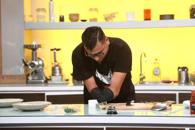 Povestea emoționantă a concurentului fără mâini, Florin Buricea, care i-a impresionat pe jurații de la Chefi la cuțite