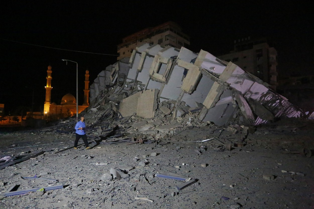 Israelul a distrus într-un atac o clădire Hamas cu 10 etaje din Gaza ( sursa foto Profimedia )