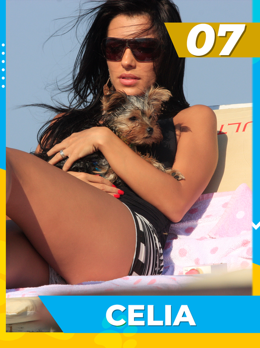 Top 25 dive cu prietenii necuvântători la plajă! Care e cea mai sexoasă dintre Bianca Drăgușanu, Crina Abrudan sau Lora?