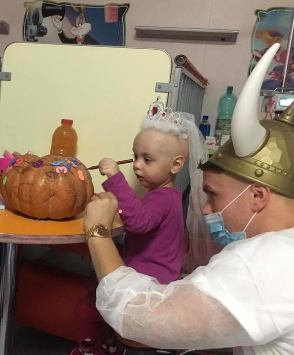 Un altfel de Halloween pentru Codin Maticiuc: ”Perfuzie cu dovleac…”