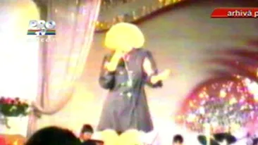 N-o sa-ti vina sa crezi ca acum are 94 de kg! Minodora, INAINTE si DUPA ce a ajuns la maxim! Vezi cum arata cand era slaba!