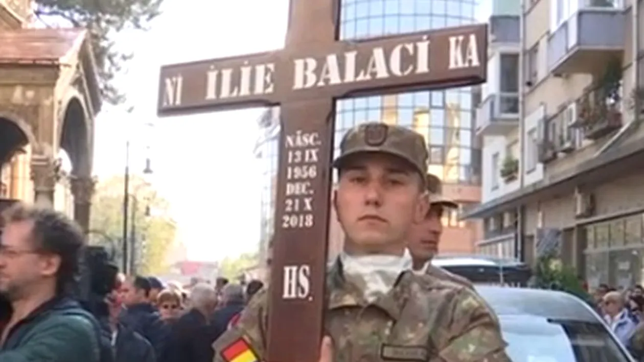 Ce scrie pe crucea lui Ilie Balaci. Detaliul care iese în evidență!