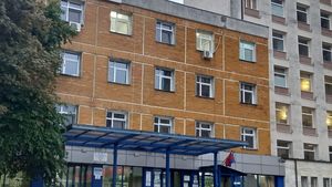 Gândaci și mizerie în secția de pediatrie a unui spital din Botoșani . Poliția a ajuns la fața locului după o postare pe Facebook