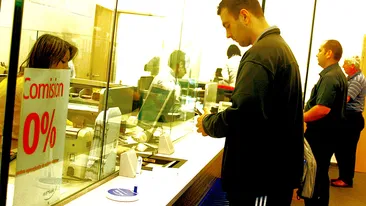 Curs valutar 12 aprilie 2019. Euro a scăzut din nou. Câți lei costă azi 1 euro