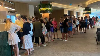 Elvira din București s-a cazat într-un hotel de 5 stele din Sunny Beach. A doua zi, dimineața, a vrut să plece acasă. Ce a văzut