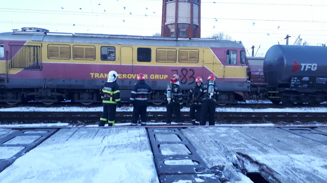 Alertă într-o gară din Teleorman! Popmpierii au intervenit de urgență, iar călătorii au fost evacuați