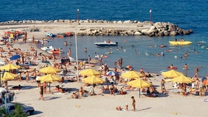 Cheltuiala de sase milioane de euro in minivacanta de Rusalii! Peste 45.000 de romani au mers la mare sa isi faca de cap