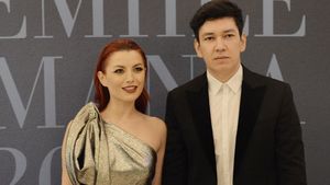 ELENA GHEORGHE mai are foarte puţin timp până ce va deveni mămică pentru a doua oară! Ce gest făcut de fiul ei i-a topit inima cântăreţei