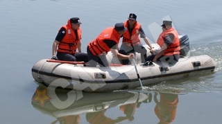 Eleva disparuta, cautata pe raul Jiu cu pompierii
