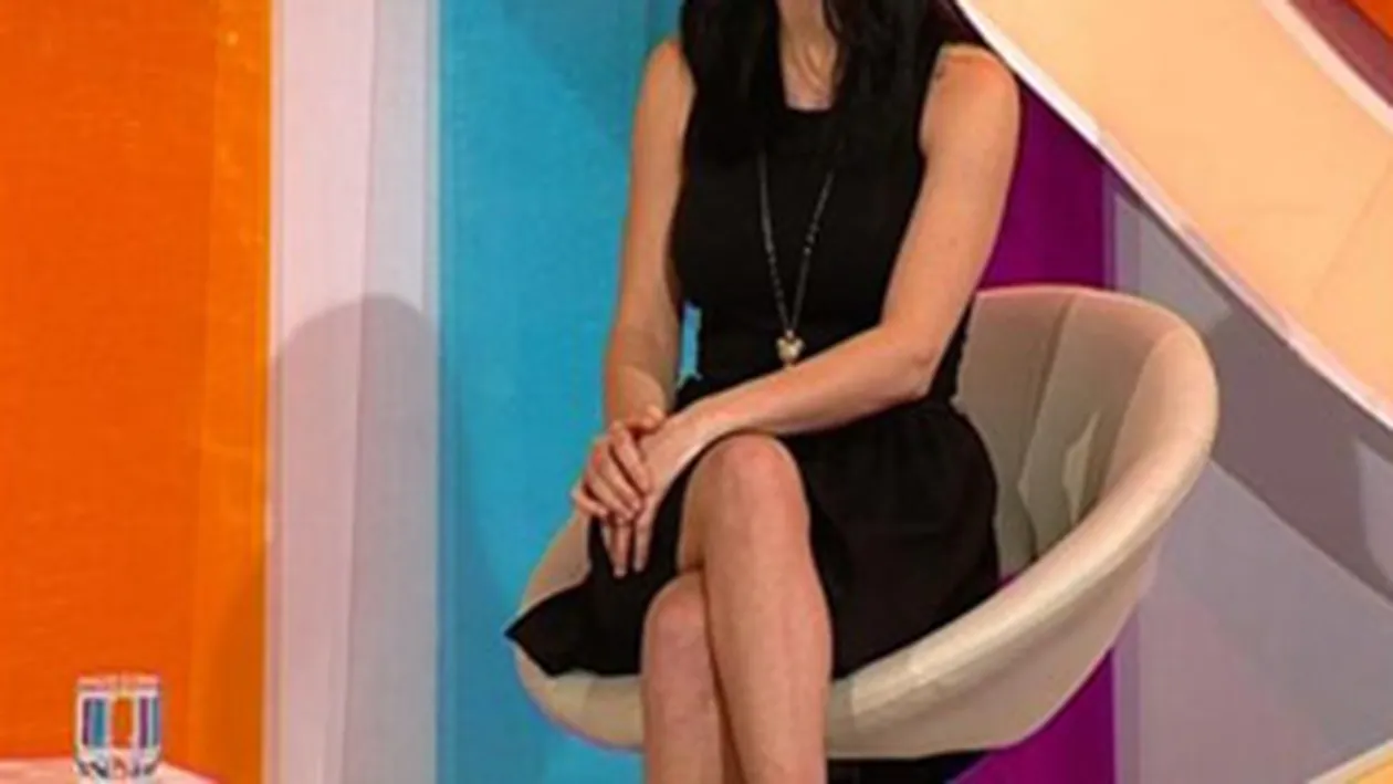 Ellie White, hartuita de un fan: M-a urmarit si a stat o ora in fata blocului meu!