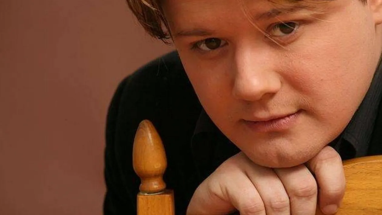 Cele mai frumoase colinde româneşti. Vi-i aducem în casă pe Fuego şi Hruşcă!