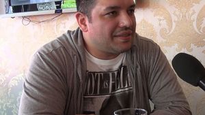 CANCAN.ro a intrat în posesia unei înregistrări halucinante cu ”Pablo Escobar” al României. Breaking news. Celebrul dealer de droguri al vedetelor ”El Magico” Raj s-a filmat la o şcoală din Bucureşti în timp ce… Eliberat condiţionat din închisoare, interlopul este de necontrolat! Reporterii DAS au detalii incredibile de ultimă oră