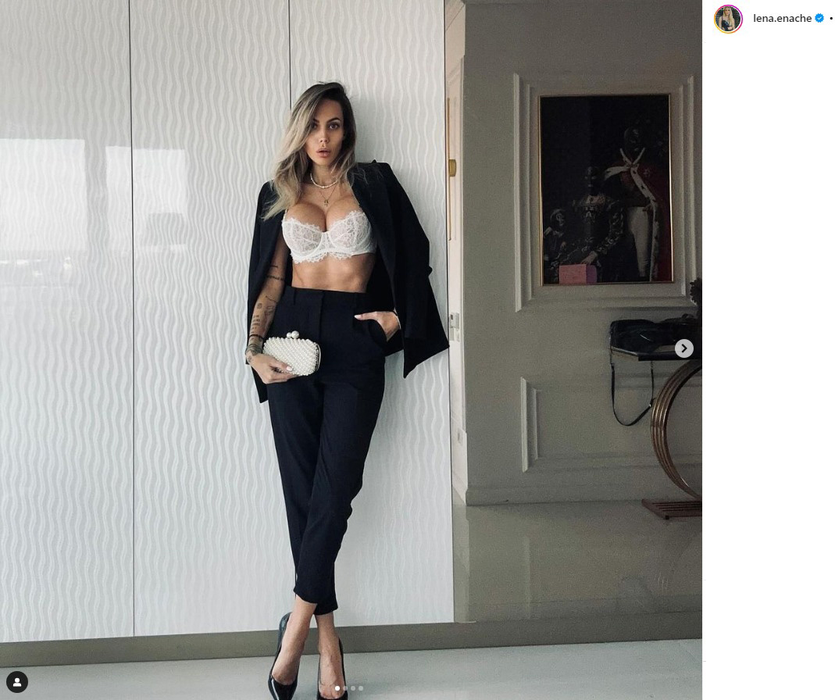 Lena Enache s-a ocupat singură de casă și copil cât Gabi a lipsit. (SURSA: INSTAGRAM.COM)