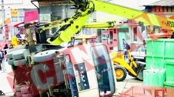 In Bucuresti cad macarale