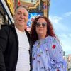 Soția lui Vali Vijelie a răbufnit la adresa admiratoarelor lui. Ce le-a transmis Carmen Rusu