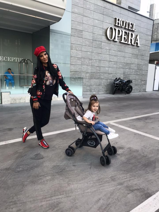 Andreea Tonciu, fotografiată cu burtică de gravidă!? “Mai vine un bebeluș!”
