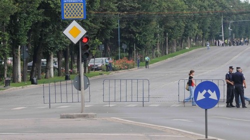 Restricţii de trafic sâmbătă în Capitală pentru repetiția paradei militare de 1 Decembrie