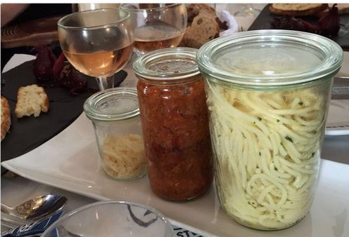 Au încercat să fie inventivi, dar nu prea le-a reuşit Acestea sunt cele mai ridicole feluri de mâncare servite de restaurante în 2016