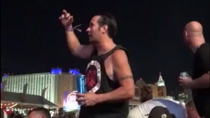 Culmea sfidării! Îi arată degetul mijlociu atacatorului din Las Vegas, în timp ce acesta trage în oameni
