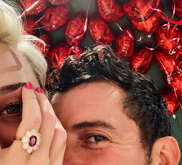 Cântăreaţa Katy Perry şi actorul Orlando Bloom s-au logodit de Valentine’s Day